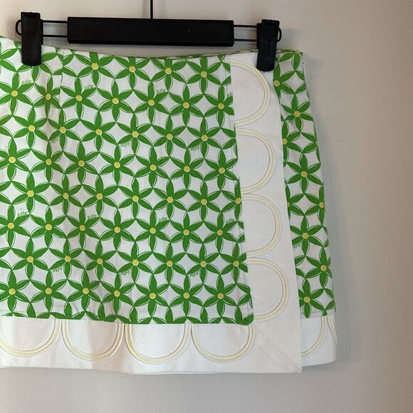 Lilly Pulitzer floral Green and White Patterned Skort skirt preppy tennis core 2 - Picture 2 of 11